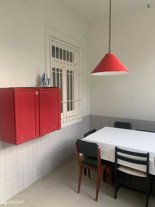 Quarto - localizado em São Bento Lisbon