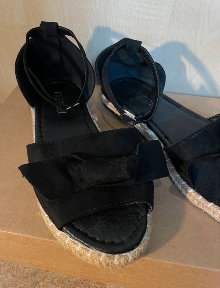 Czarne sandały Fashion