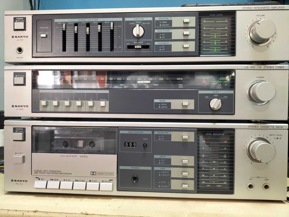 Aparelhagem Sanyo 250 como nova
