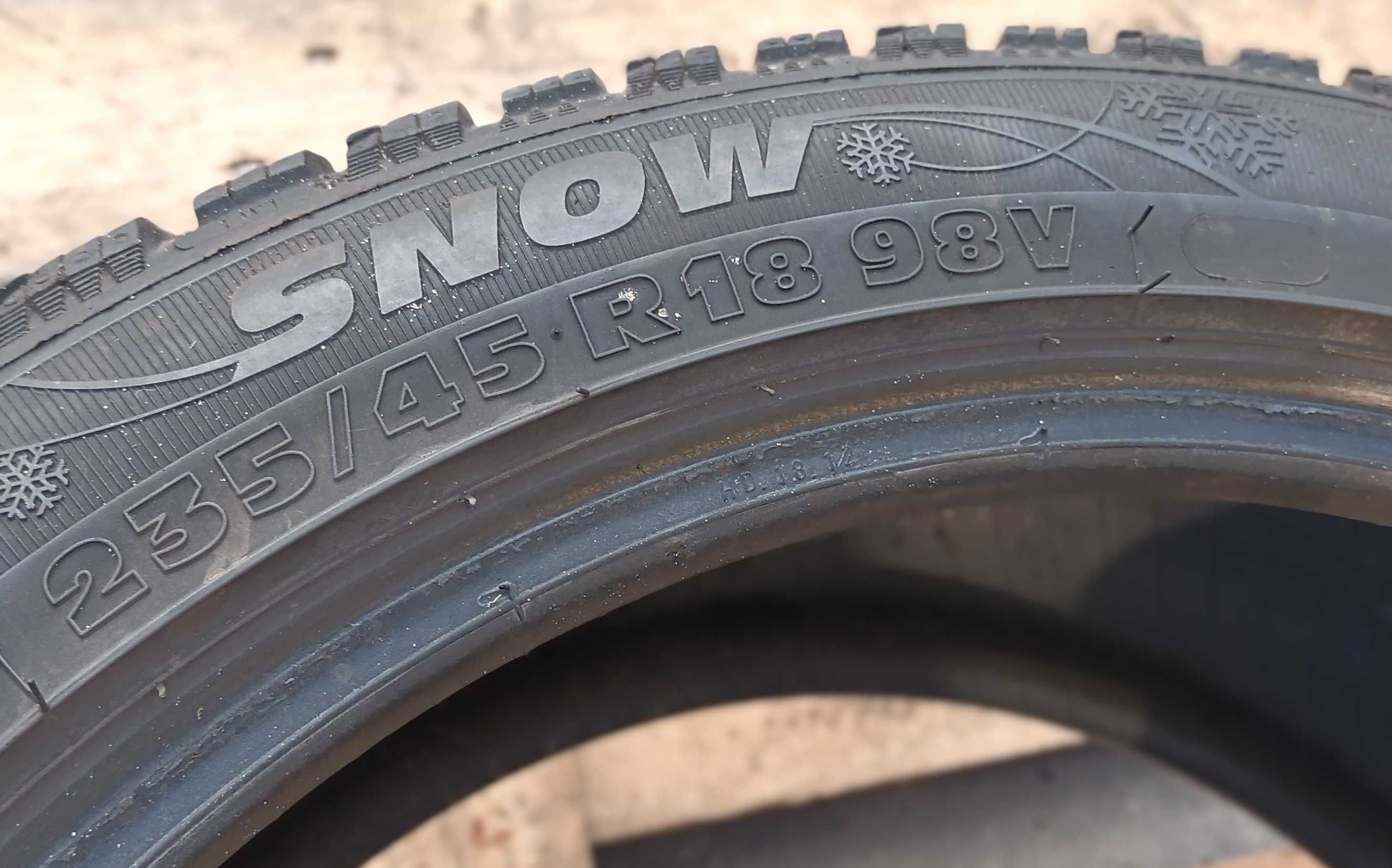 Opona zimowa 1 szt. Kormoran Snow 235/45/18 XL R18 W-wa S