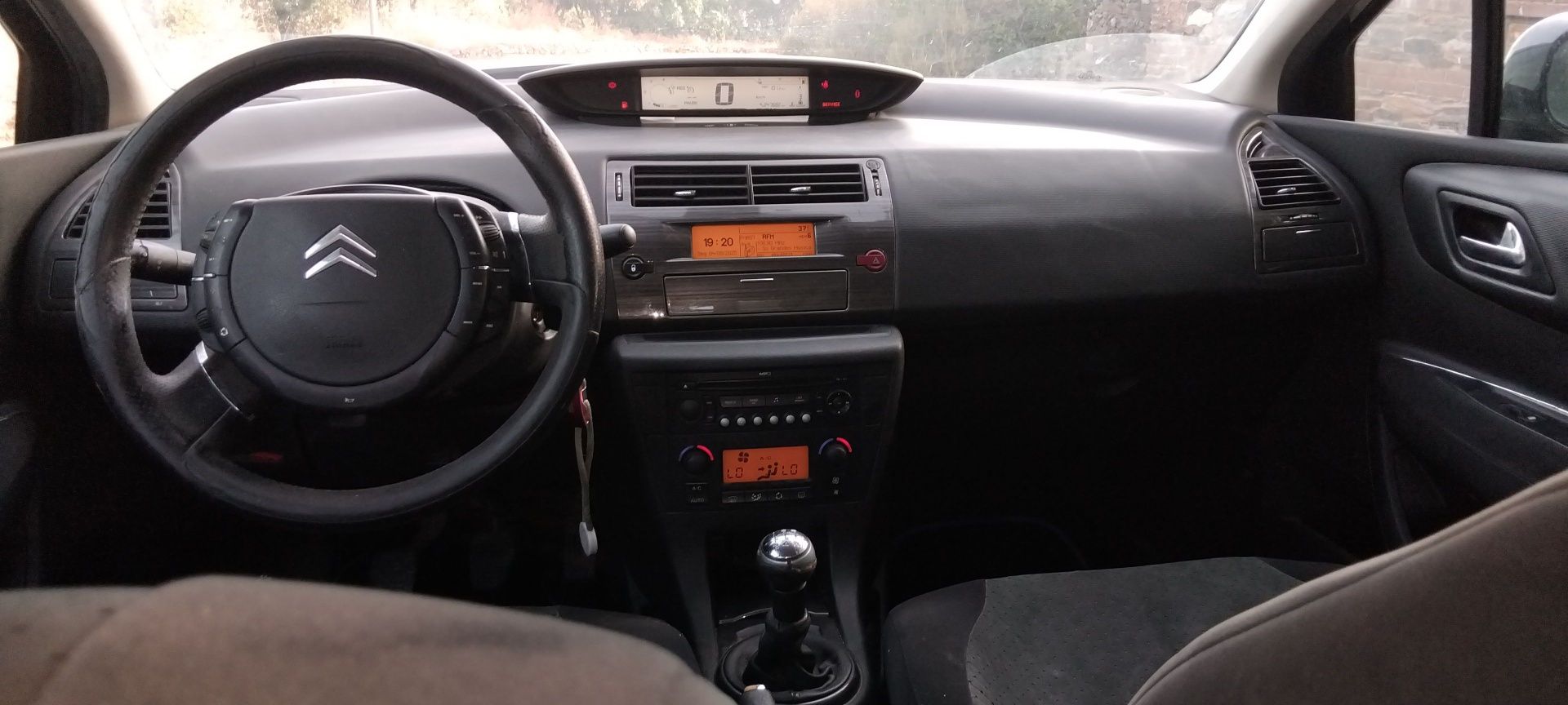 Vendo ou troco carro