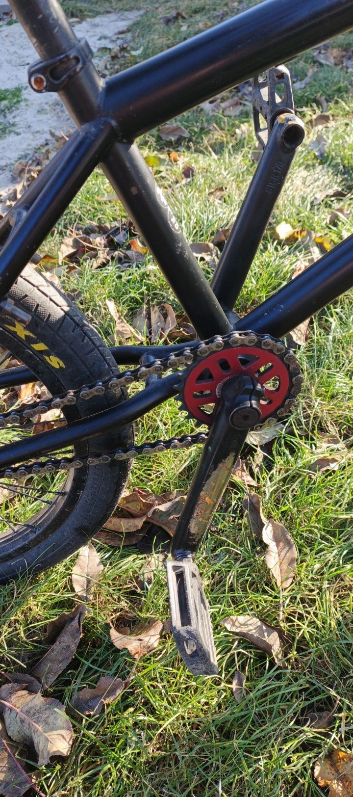 Продам BMX деребана нет
Байку меньше года