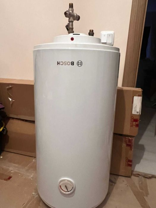 Продам бойлер Bosch на 80 л тен "мокрий"