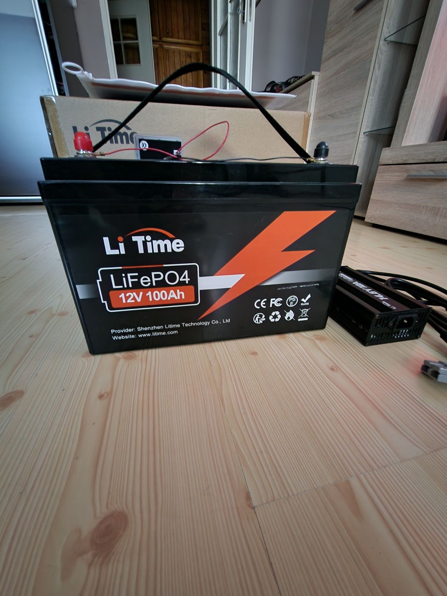 Nowy akumulator LiTime LifePo4 12V 100Ah komplet z ładowarką 1100zł