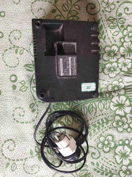 Зарядное устройство DC18RA T 7.2-18V 9Ah шуруповёрта Makita.