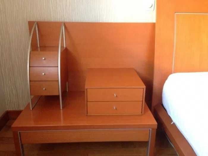 Cama de casal em cerejeira