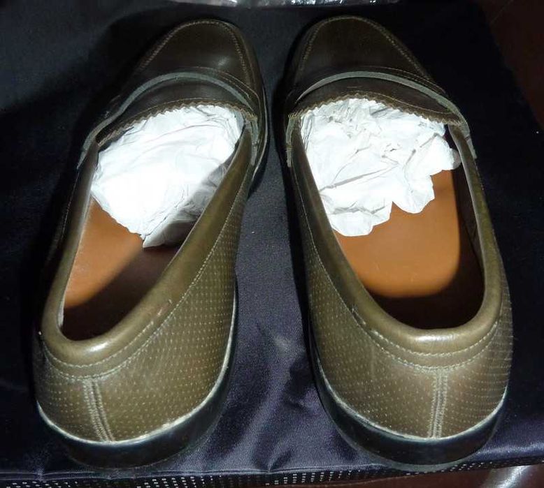 Sapatos novos verde militar Bally 42