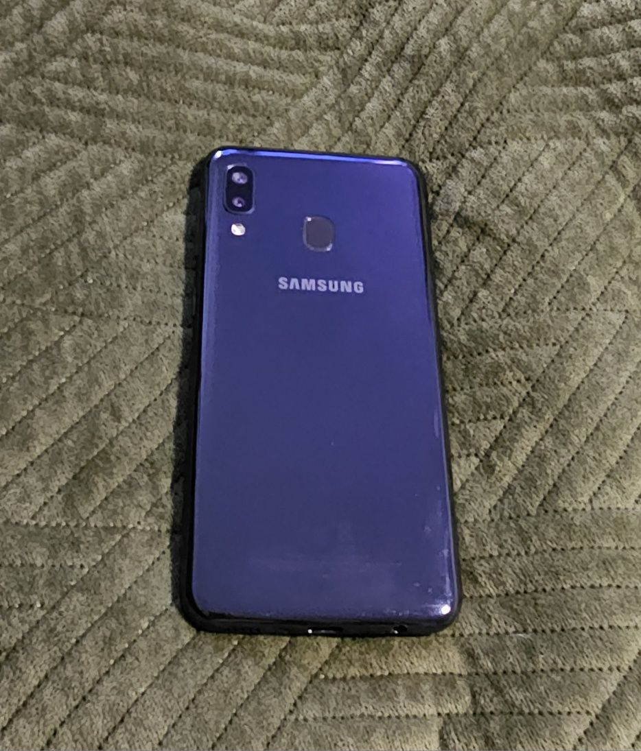 Samsung A20e ładny