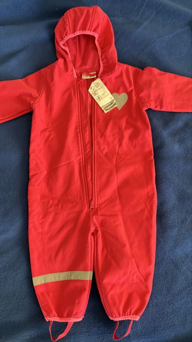 nowy kombinezon przeciwdeszczowy