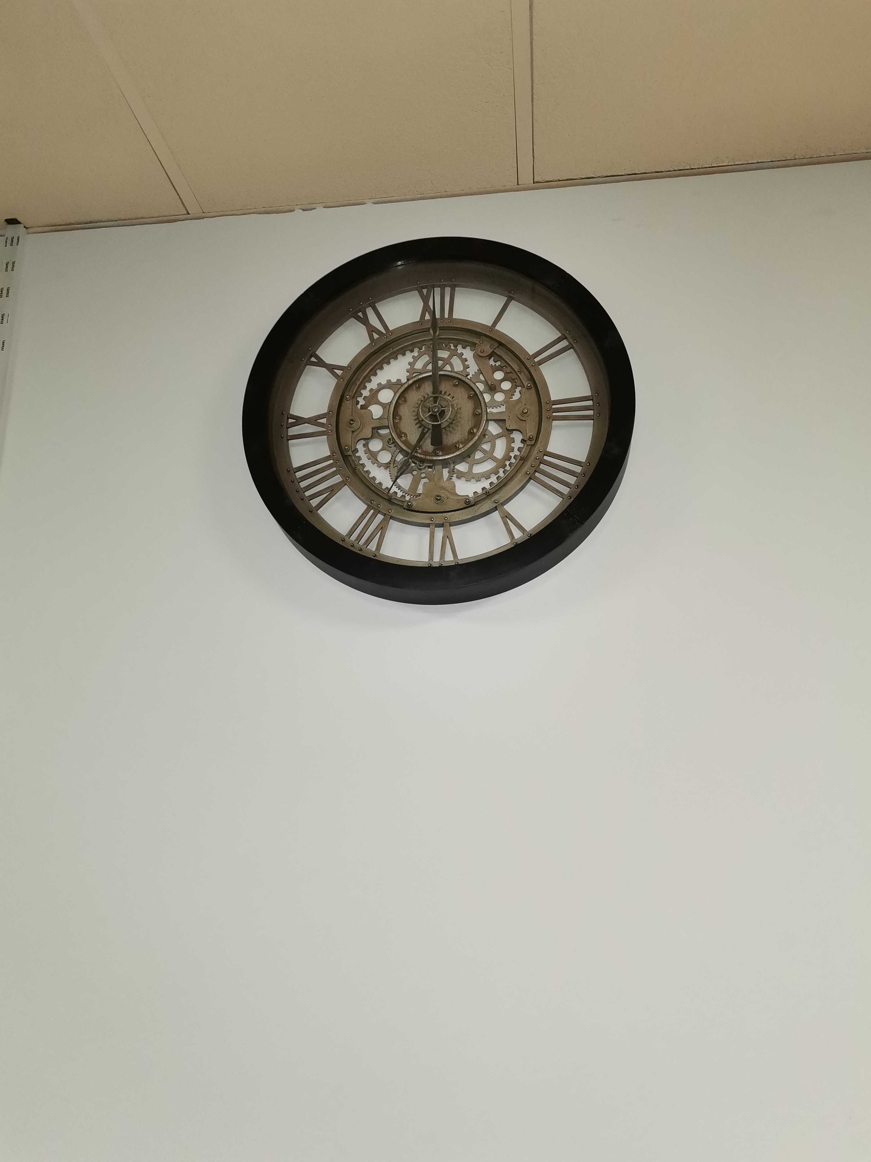 Relógio de parede novo usado menos de 2 meses