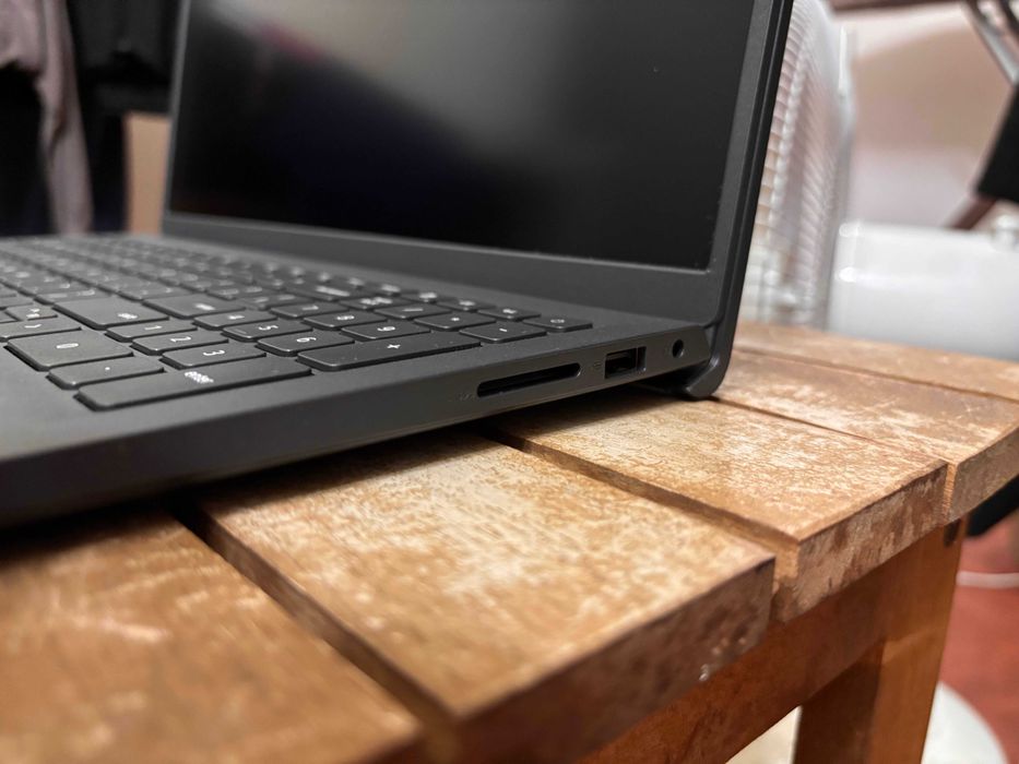 Dell Inspiron 3520 i5-1235U/16GB/1TB/Win11 120Hz