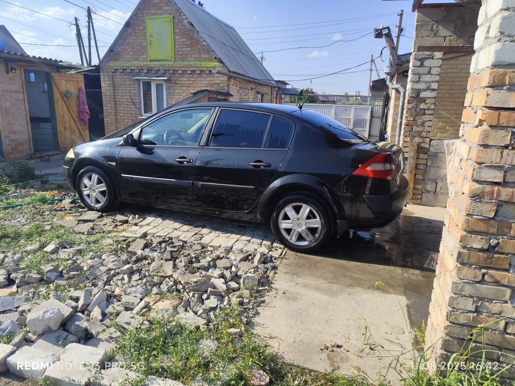 Рено Меган Бензин