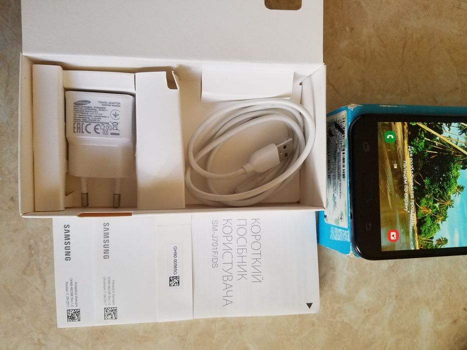 Продам самсунг j 7 нео