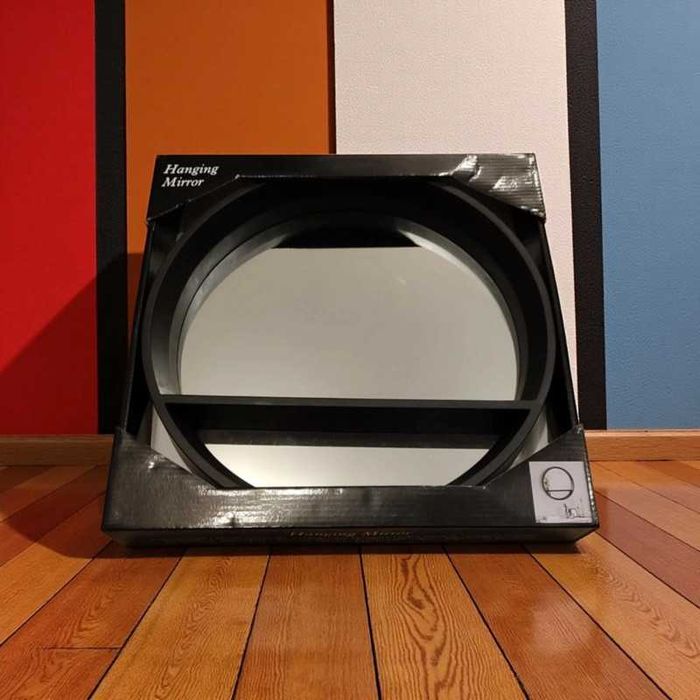 Nowe czarne lustro łazienkowe z półką