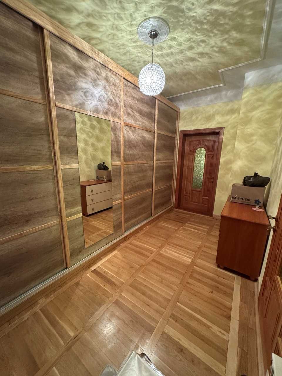Будинок  в центрі Вашківців