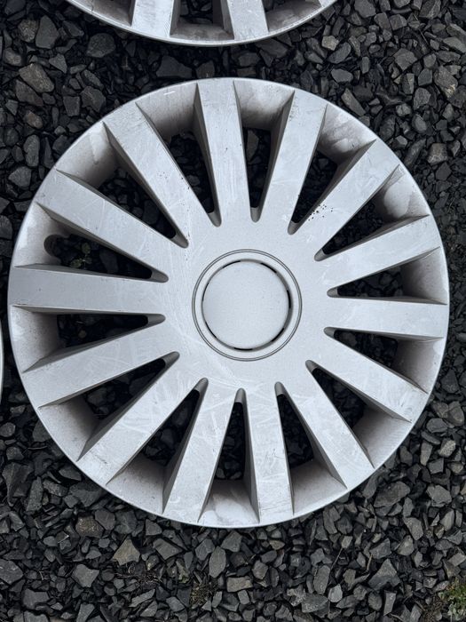 Комплект ковпаків r17 в гарному стані