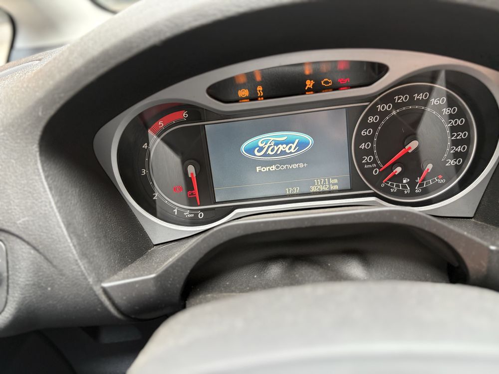 Ford S-MAX 2.0 TDCi Automat 2009 • Klimatyzacja • Hak • Bez korozji