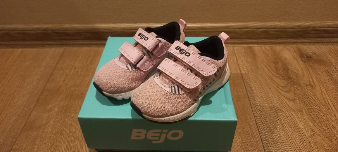 Adidaski Bejo r.22