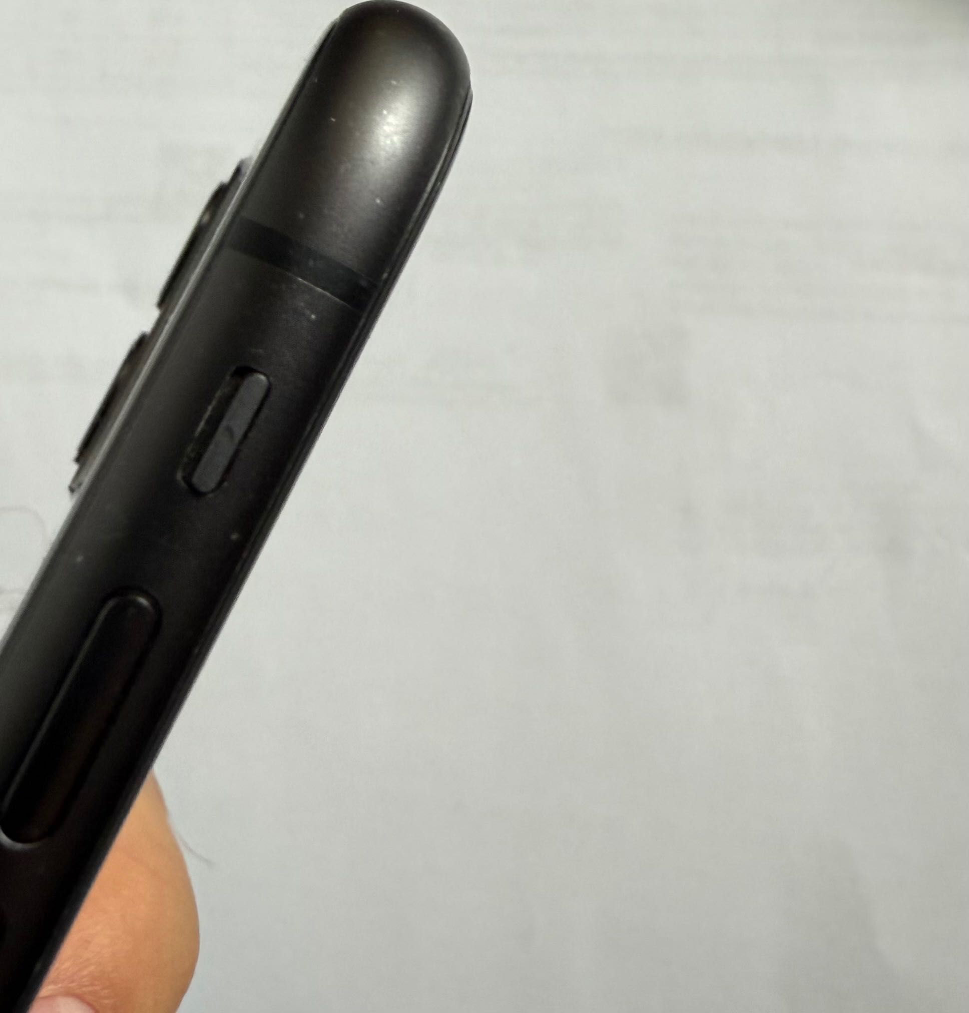 iPhone 11 z oryginalnym pudełkiem