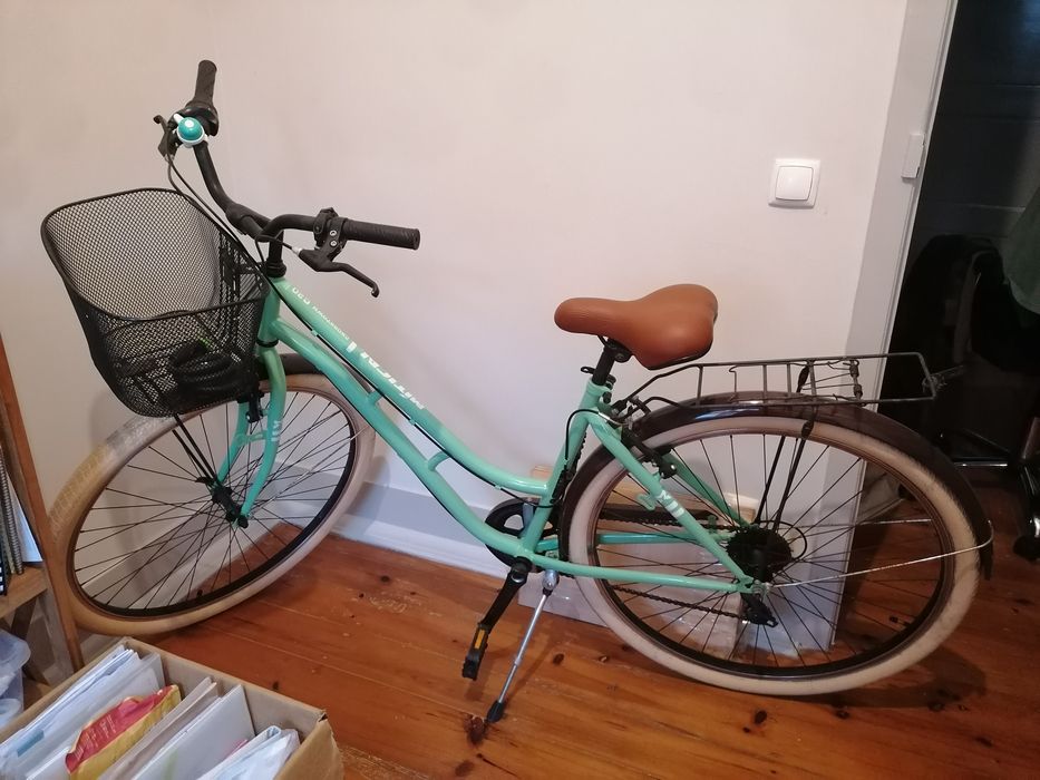 Bicicleta Urbana/ Pasteleira com Acessórios
