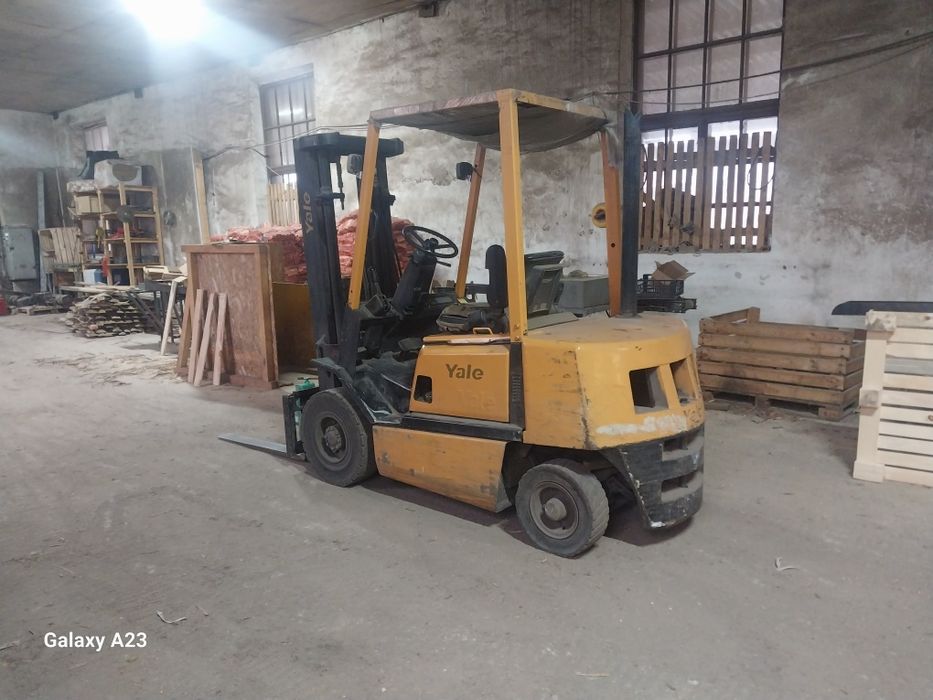 Вилочный погрузчик