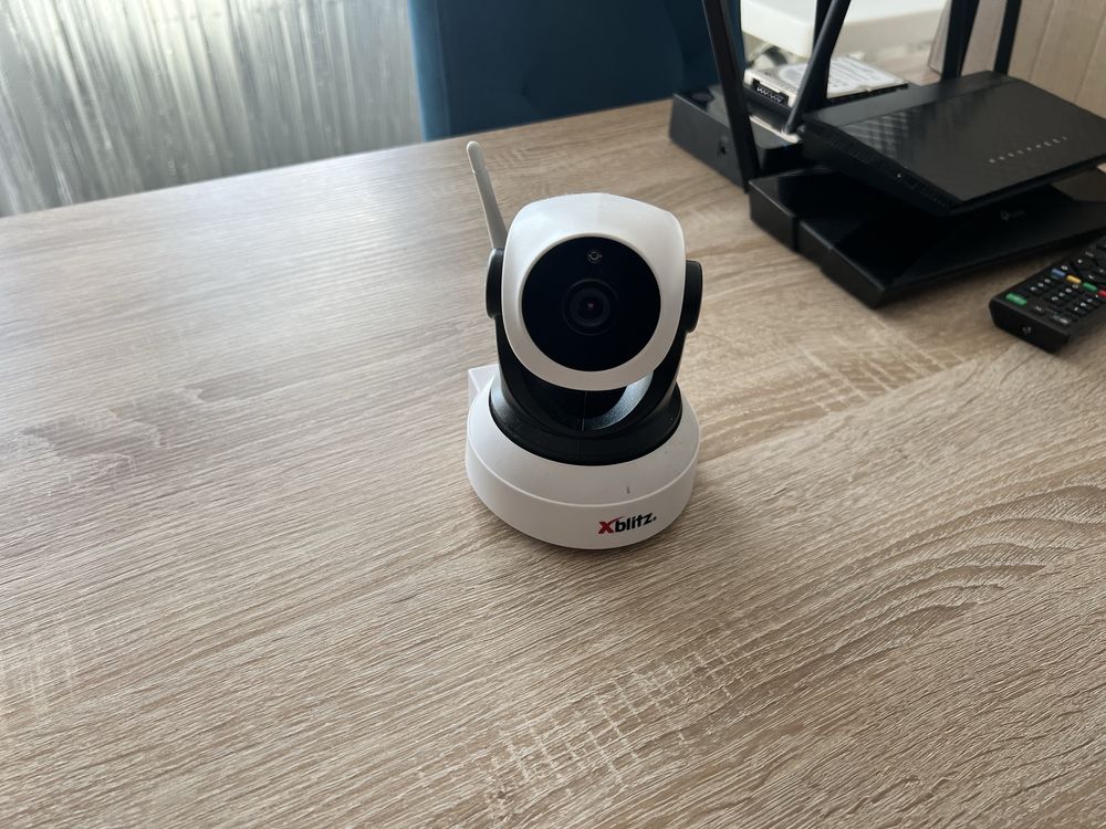 Kamera WI FI wewnętrzna obrotowa / niania z mikrofonem i podczerwienią