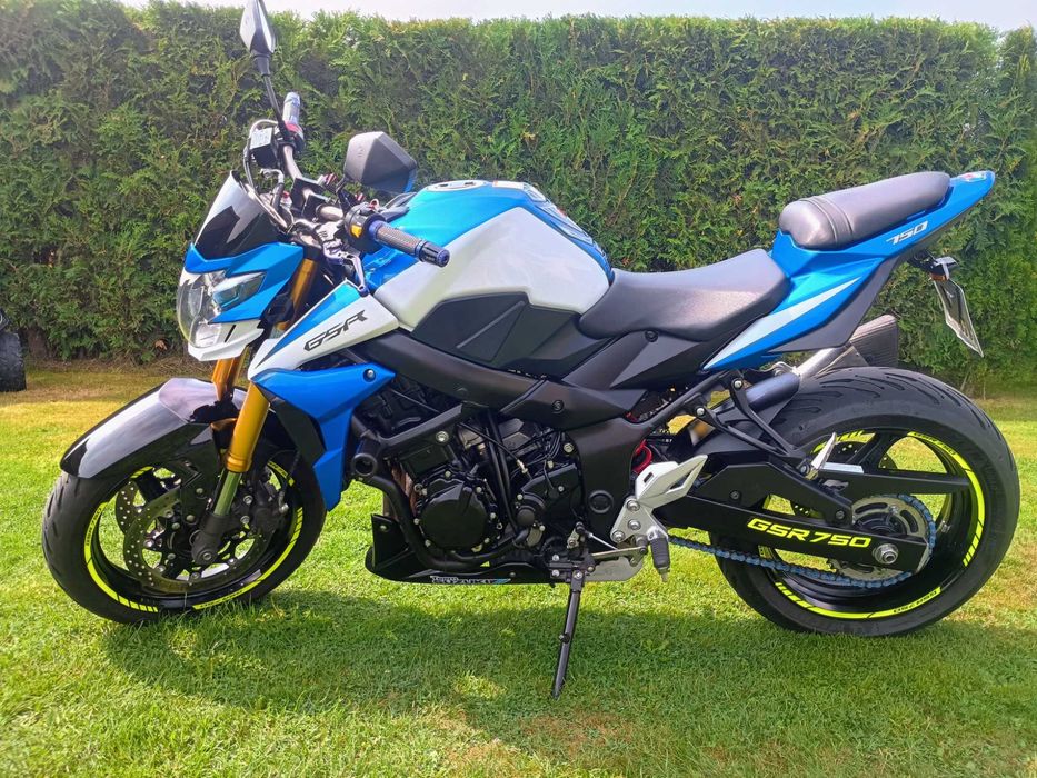 Suzuki GSR 750 wersja Yoshimura