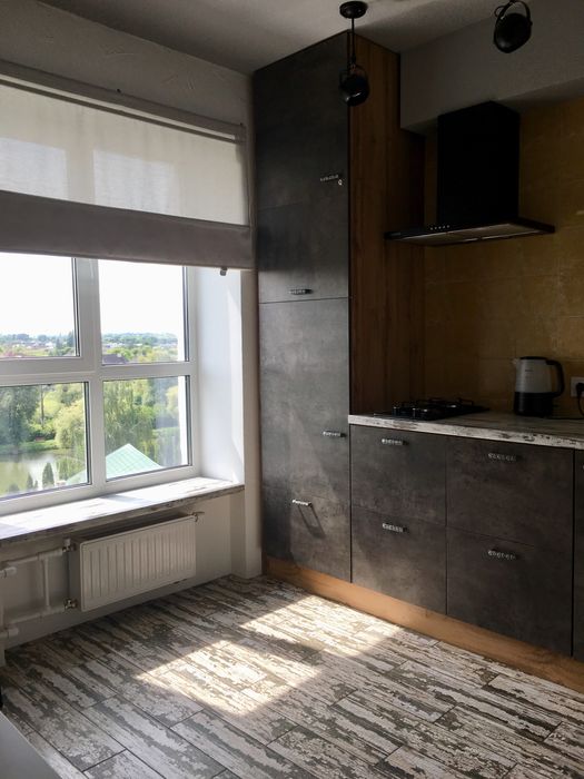 Затишна квартира з гарним виглядом на озеро