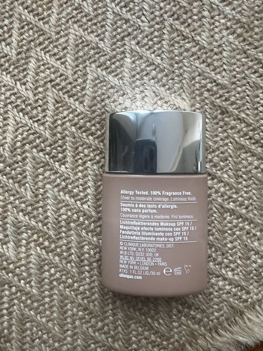 Тональний крем CLINIQUE