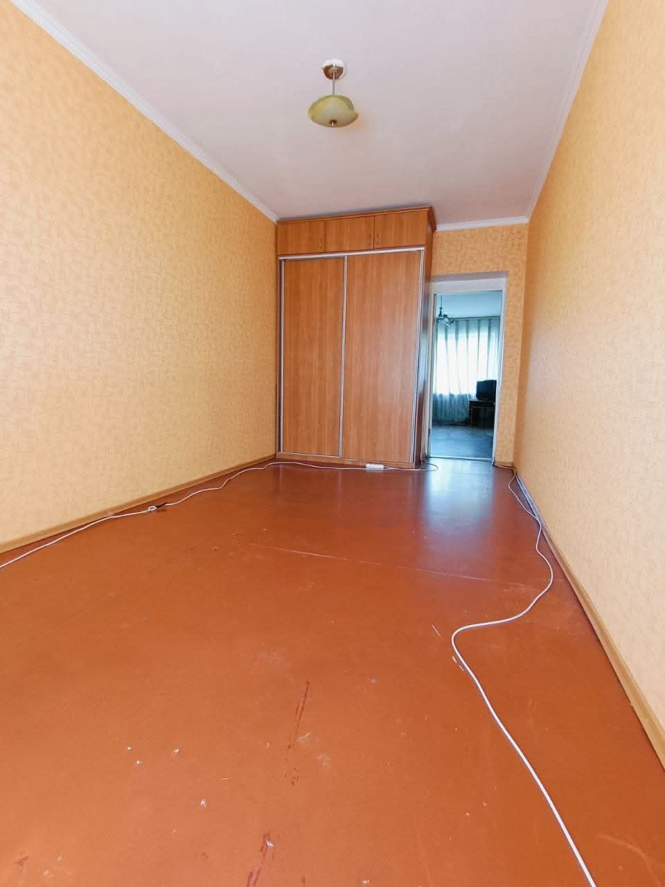 Продам 3-Х кімнатну  з автономним опаленням
