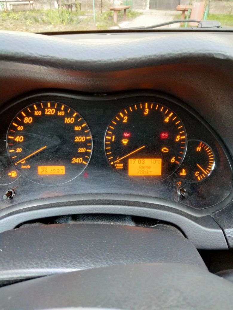 Тойота авенсіс 2008р.