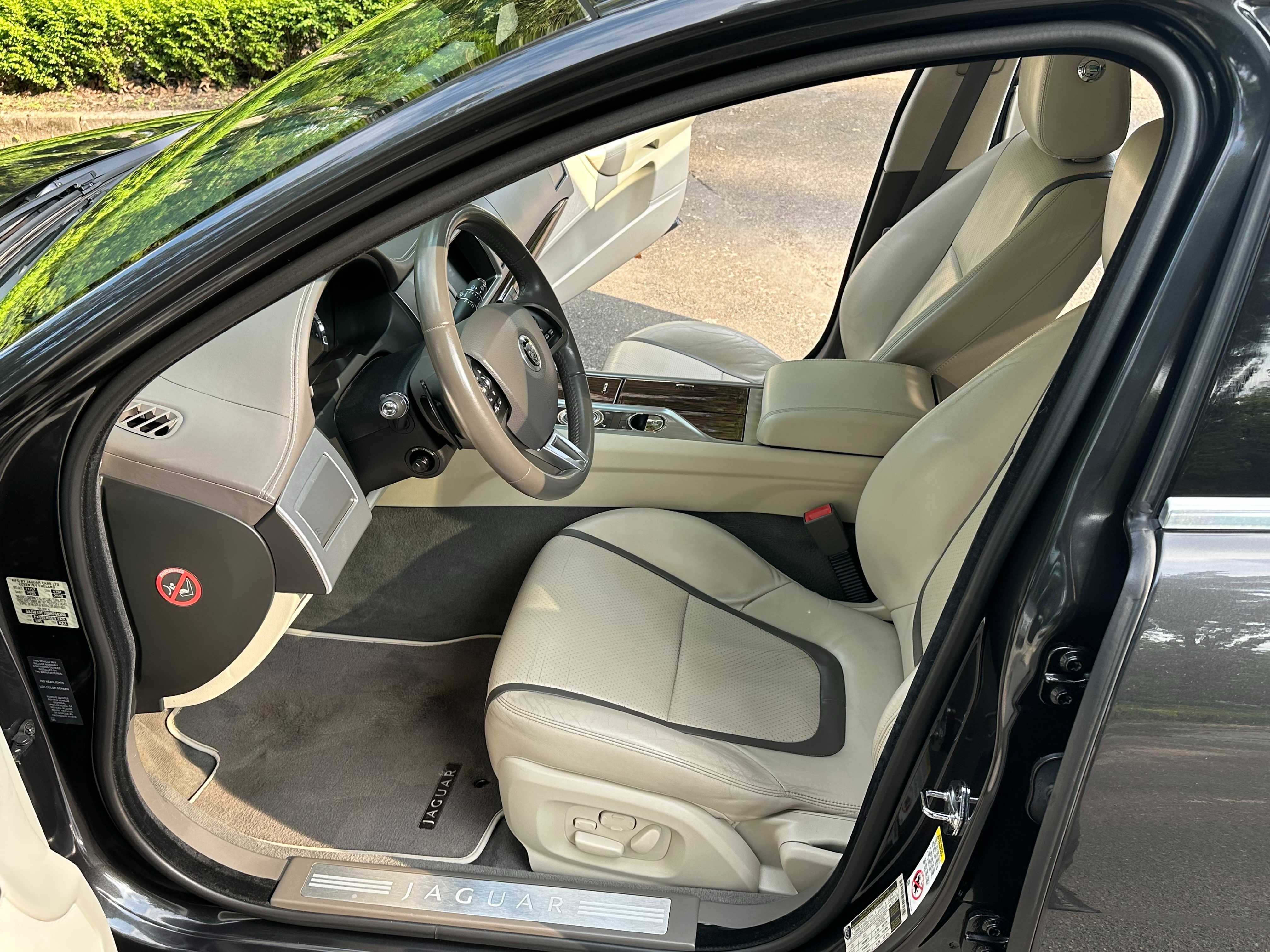 Jaguar XF 3.0 AT (340 к.с.) RWD