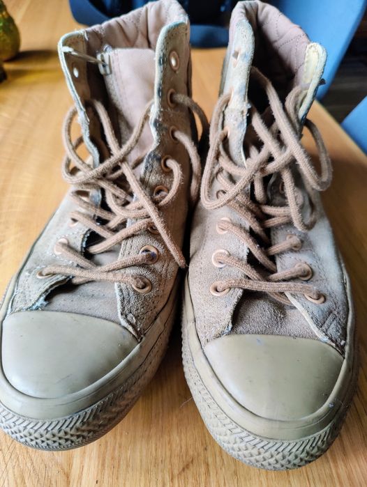 Converse All Star – wysokie, beżowe, klasyczny styl