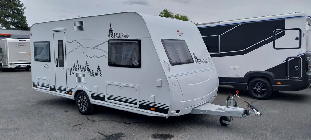 Burstner PRZYCZEPA KEMPINGOWA BURSTNER PREMIO 455 TS BLACK FOREST NOWA! MODEL 2024  Limitowana edycja! Bogata opcja! Łóżka francuskie; Duża lodówka