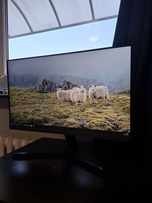 Monitor Samsung S24R350FHU 24” Full HD – sprawny, mało używany