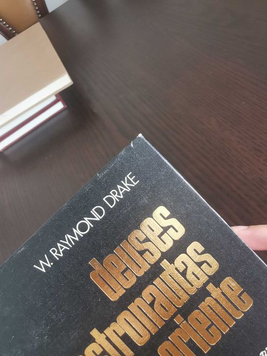 livro W. Raymond Drake - Deuses e astronautas no antigo oriente