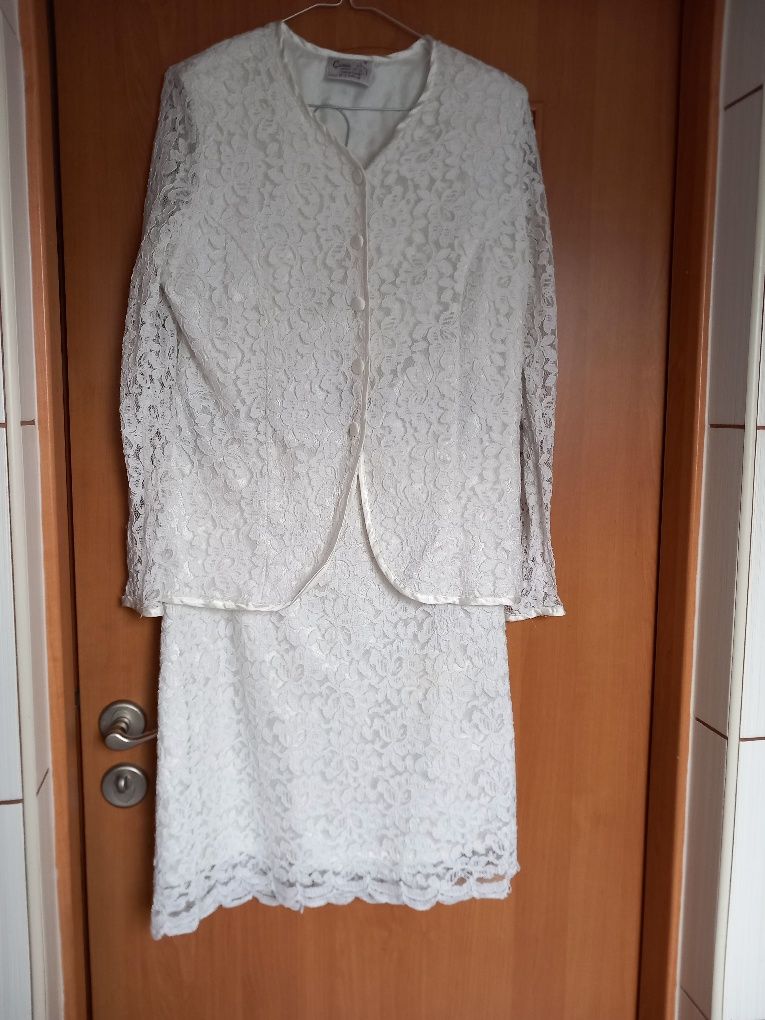 Garsonka  biała z koronki