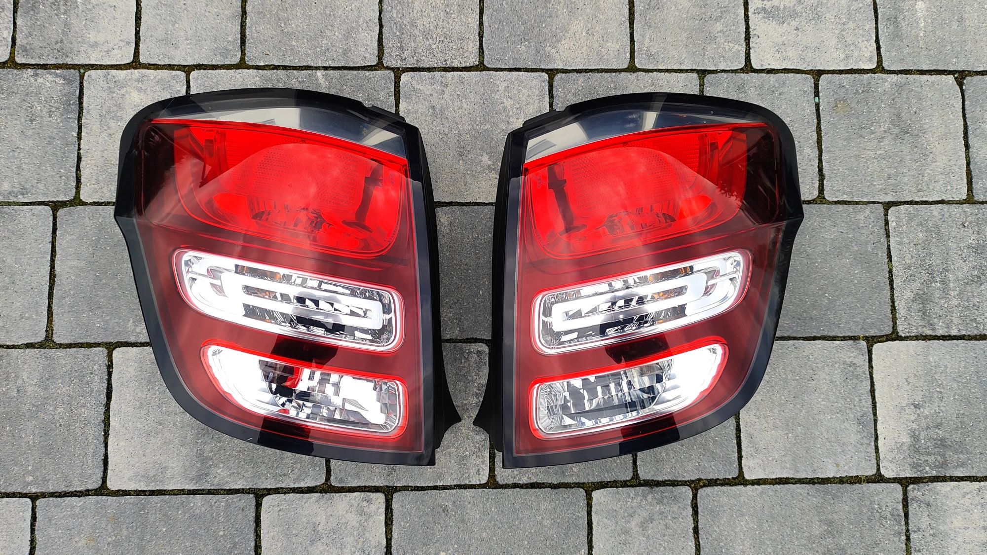 Lampa tył tylna Citroen C3 II Oryginał Europa