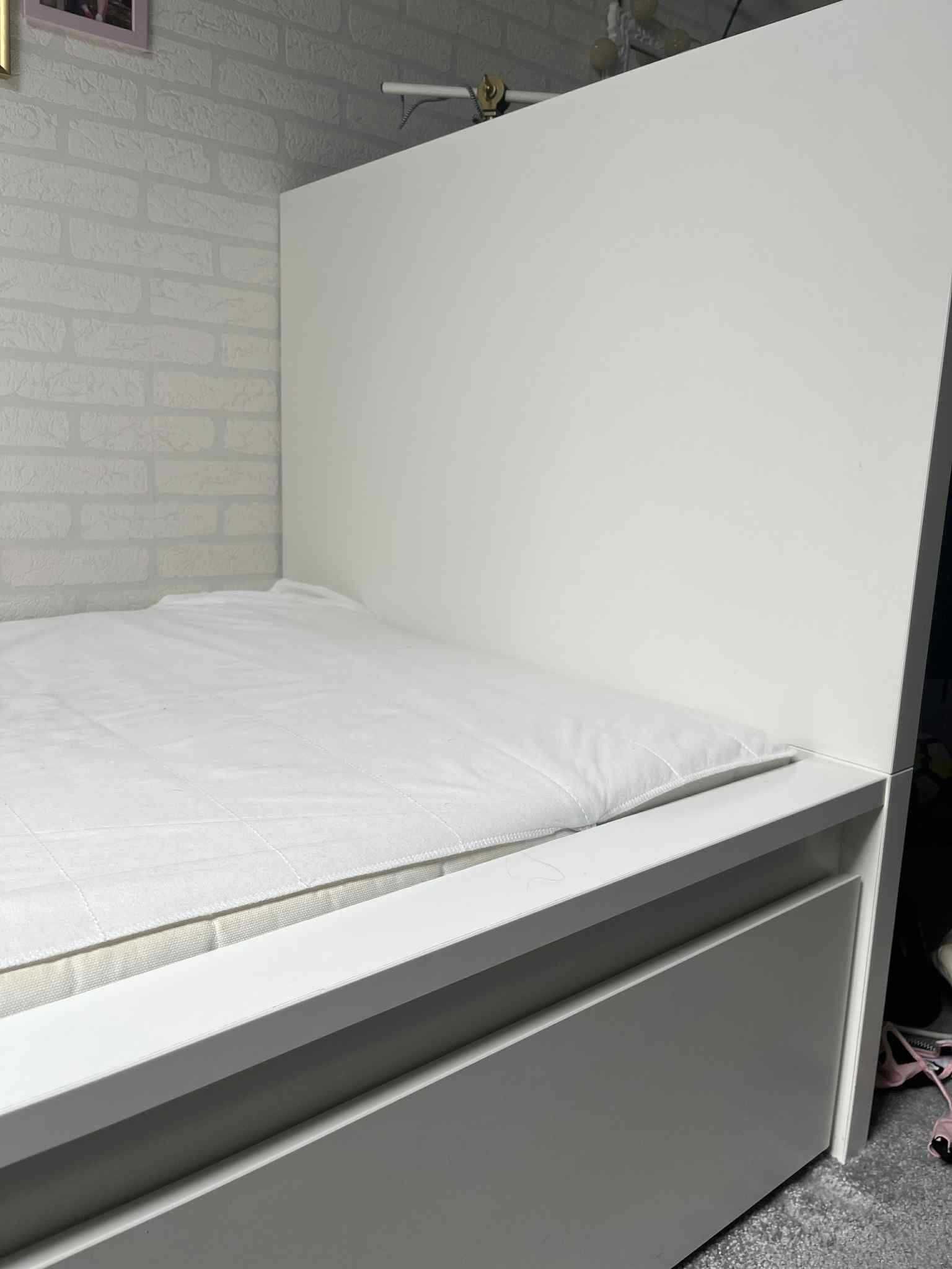 Łóżko białe z szufladami Ikea