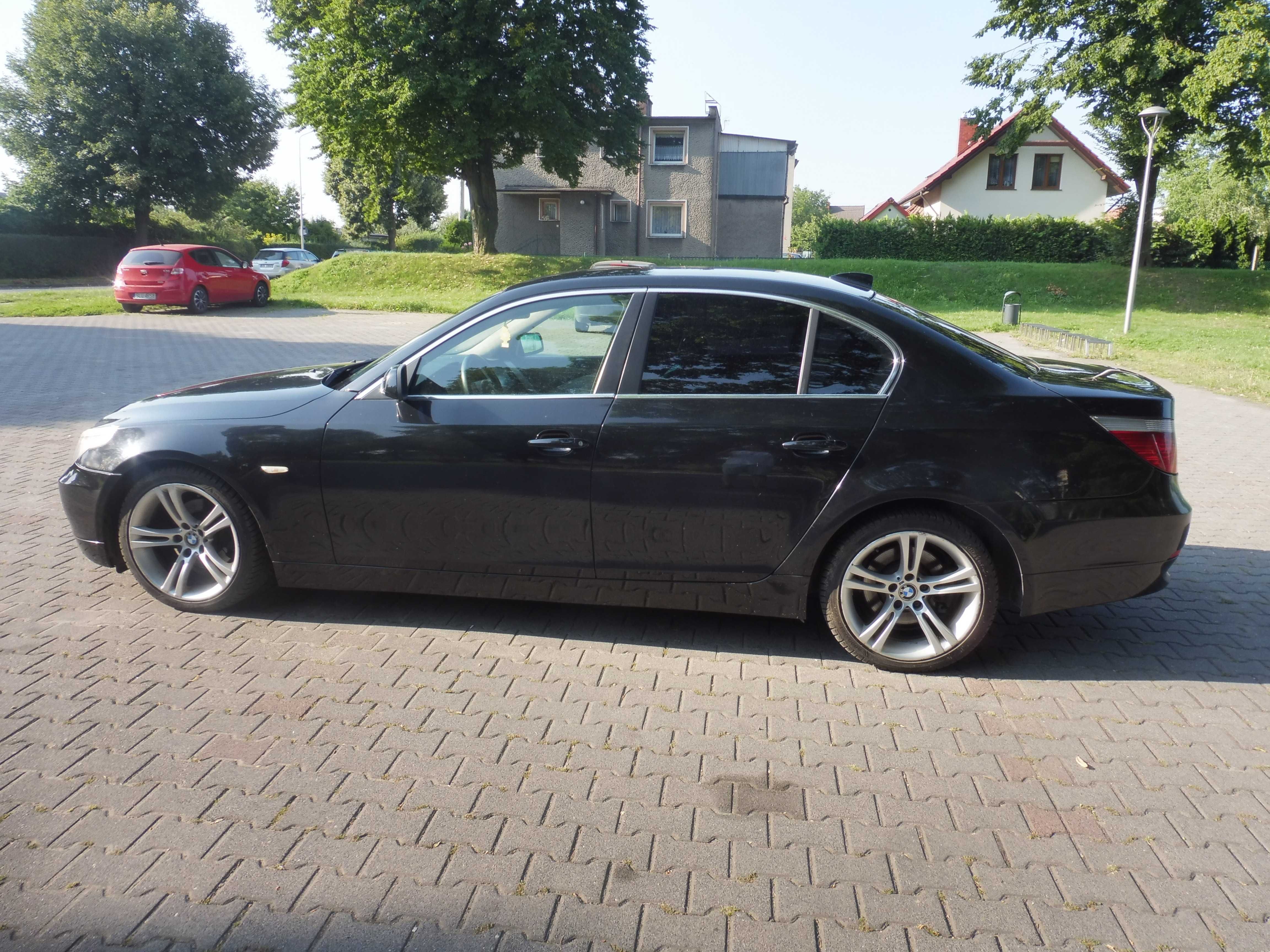 BMW 5  2,5 w bdb stanie z malym przebiegiem