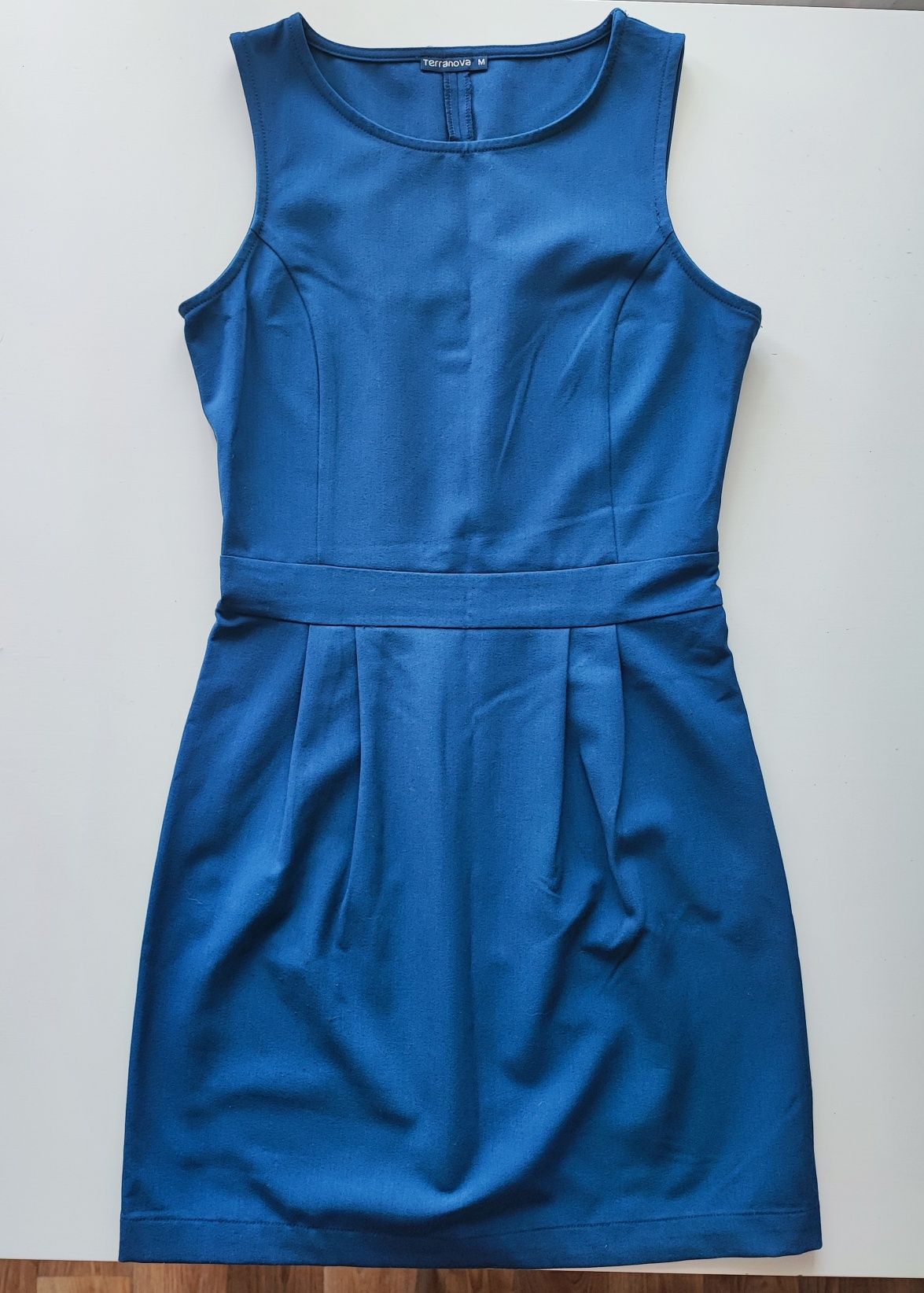 Синя сукня-футляр М, плаття