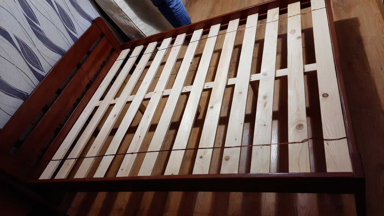 180*200 см .деревянная кровать