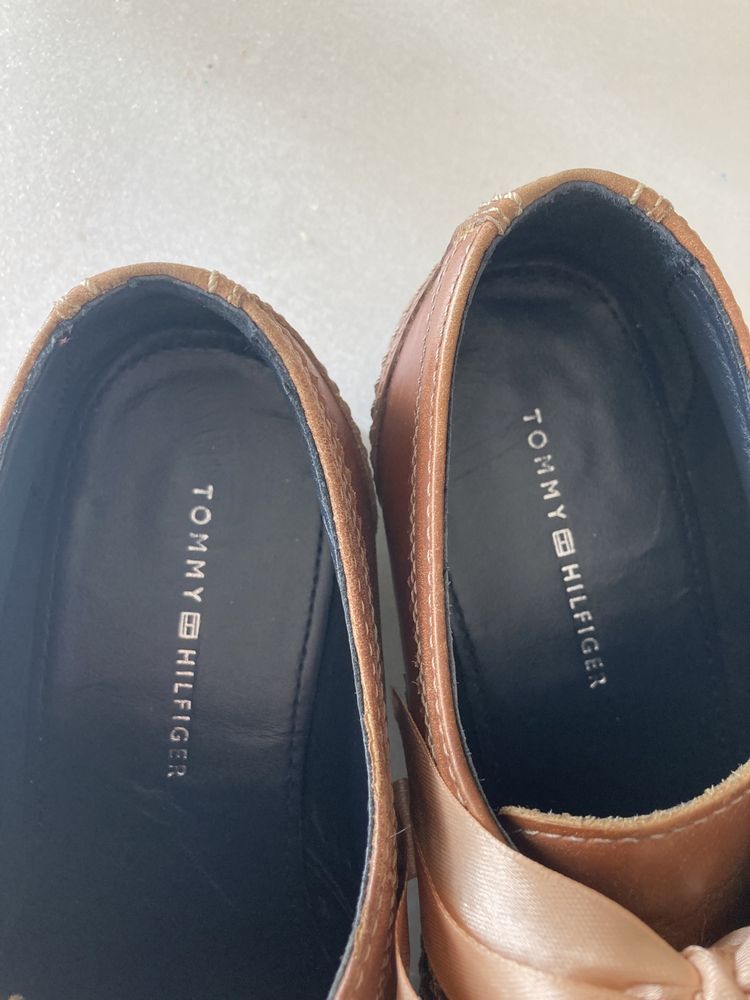 Sapatos Tommy Hilfiger Unissexo T38