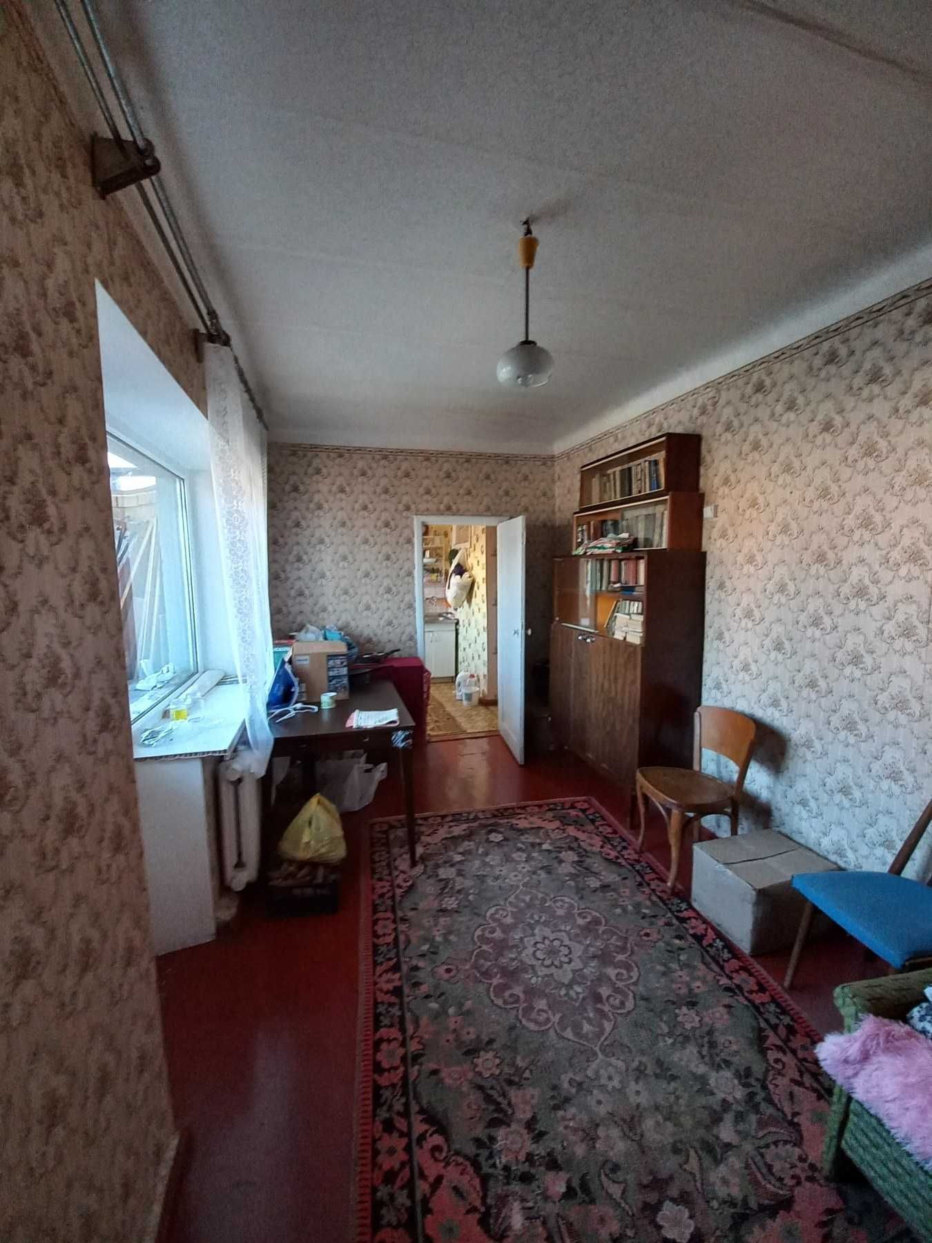 Двокімнатна квартира в Центральній частині міста!