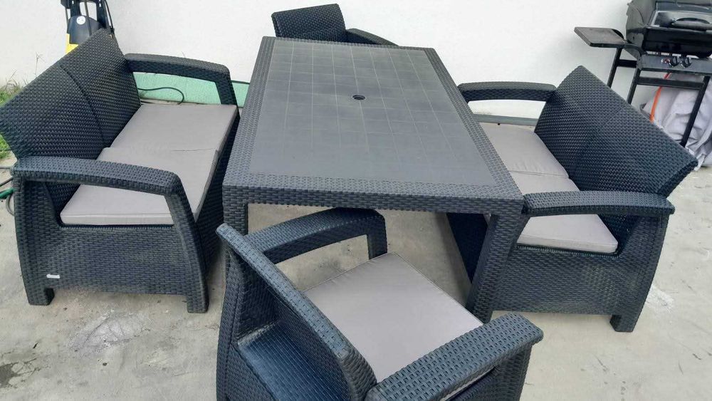 Czarne meble ogrodowe