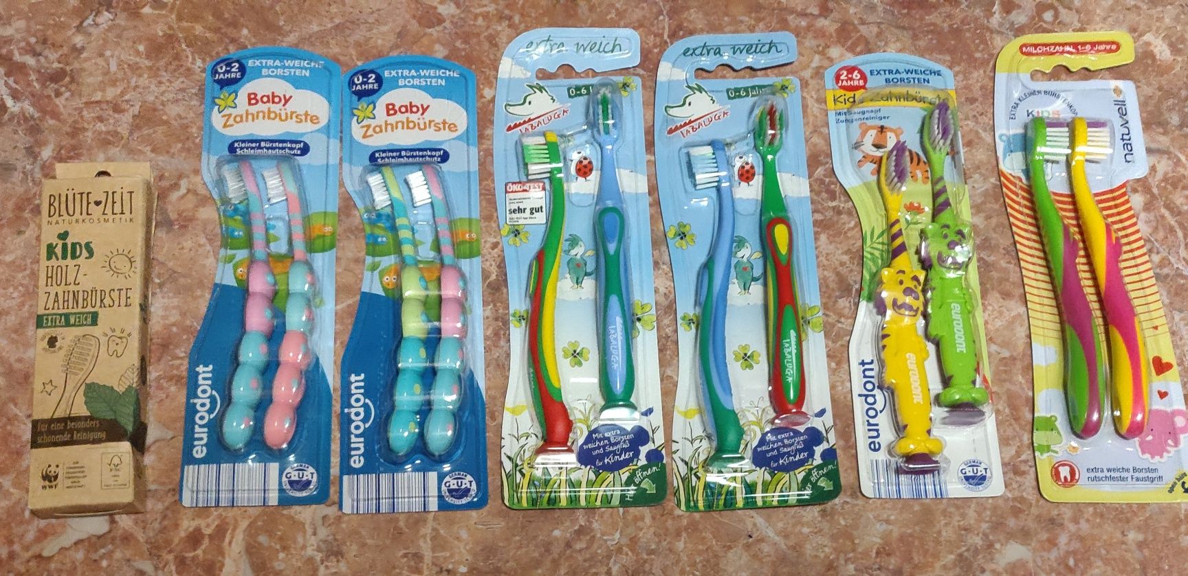 Якісна дитяча зубна  щітка європейський виробник.