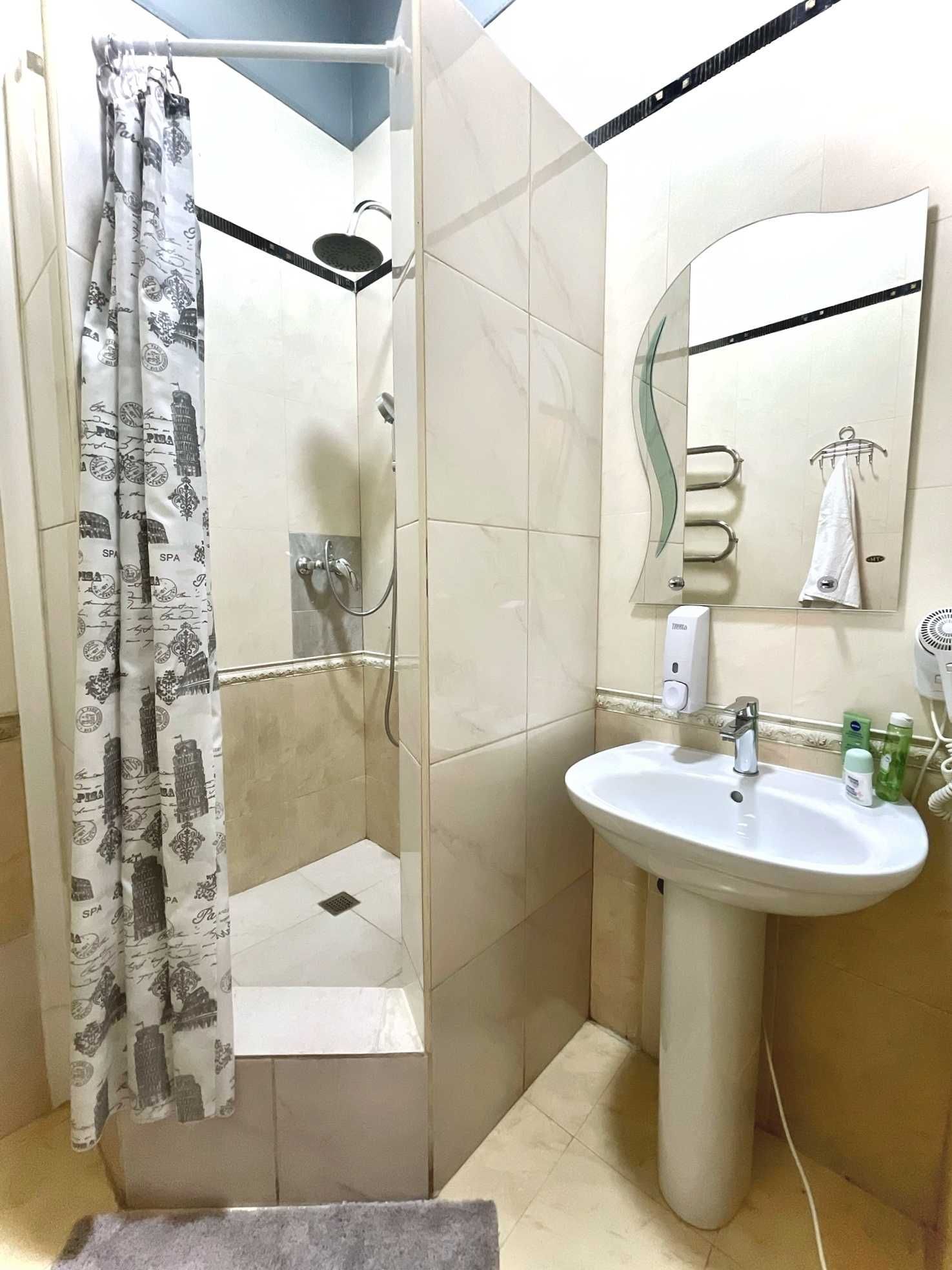 VIP hostel in the center of Kyiv / Молодіжний хостел в центрі Києва !