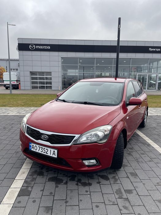 Продам своє авто Кіа сееd 2010