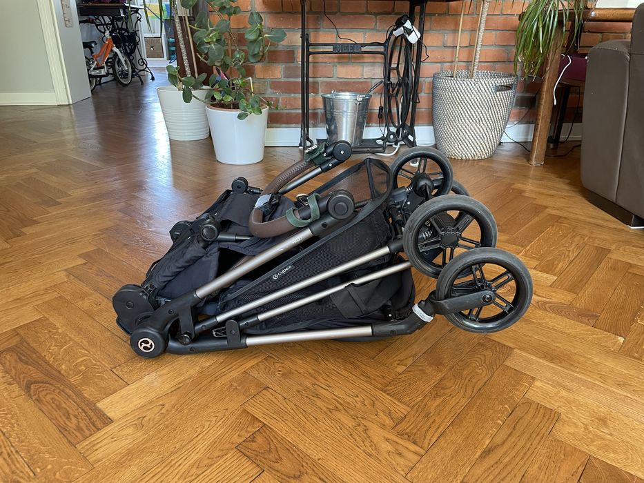 Wózek spacerowy Cybex Melio Magic Black