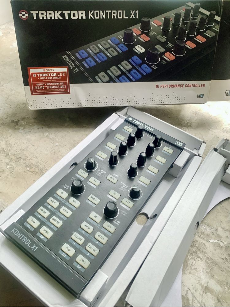 Native Instruments Traktor Dj X1 mk1 kontroler midi